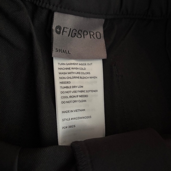 Figs Women's High-Waisted Wide Leg Pants - Black - Picture 7 of 8